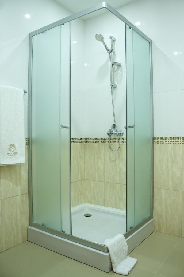 Hotel Plaza Viktoria Gümrü Dış mekan fotoğraf