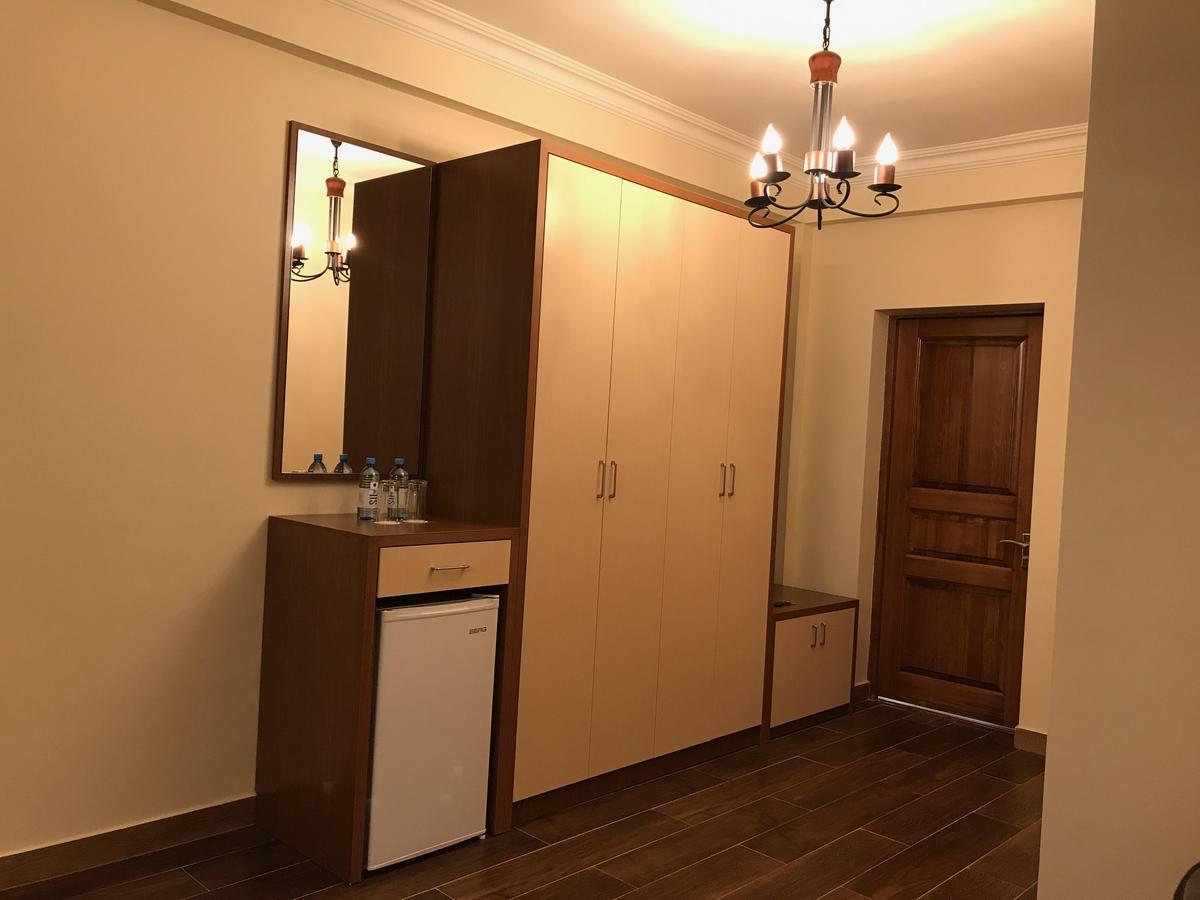 Hotel Plaza Viktoria Gümrü Dış mekan fotoğraf