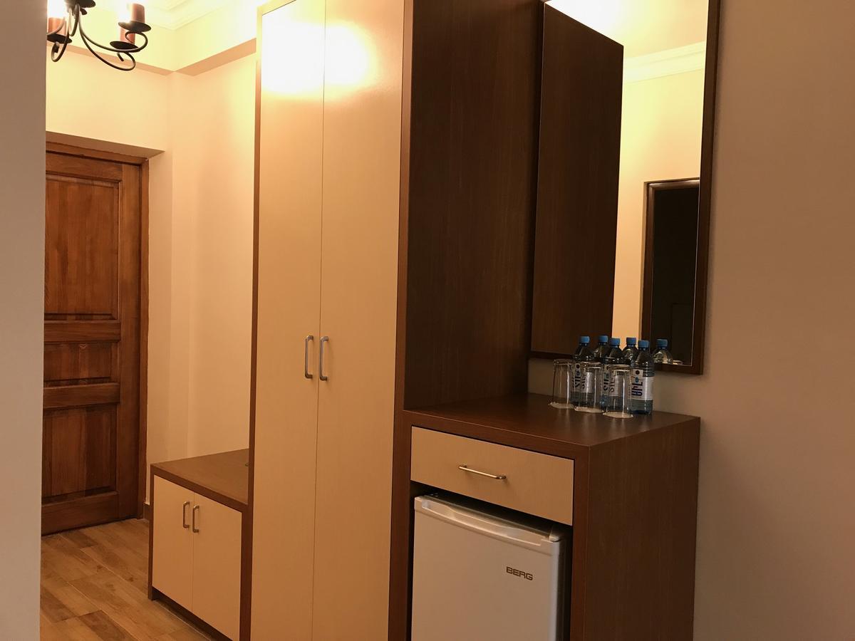 Hotel Plaza Viktoria Gümrü Dış mekan fotoğraf