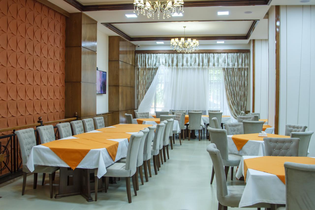 Hotel Plaza Viktoria Gümrü Dış mekan fotoğraf