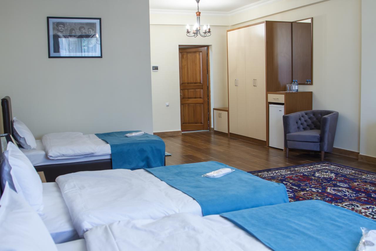 Hotel Plaza Viktoria Gümrü Dış mekan fotoğraf