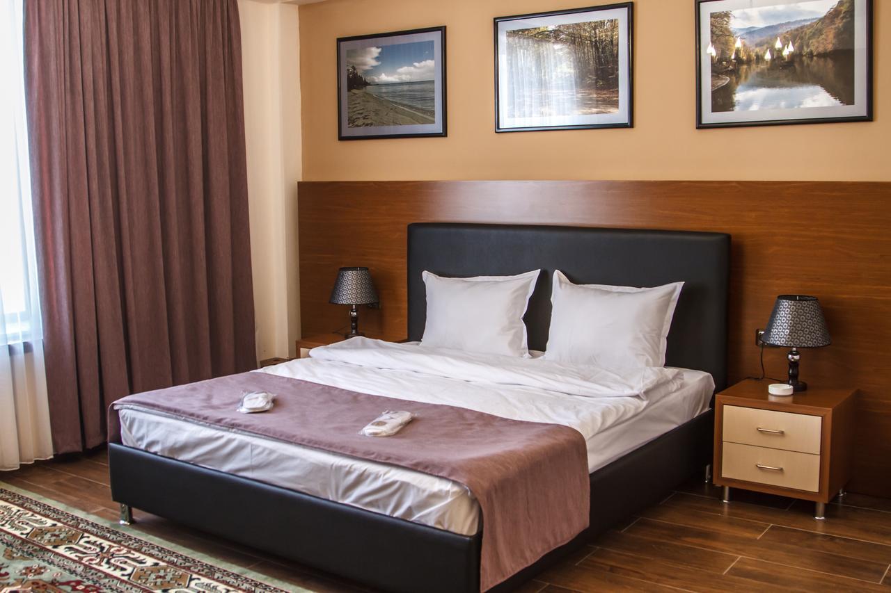 Hotel Plaza Viktoria Gümrü Oda fotoğraf