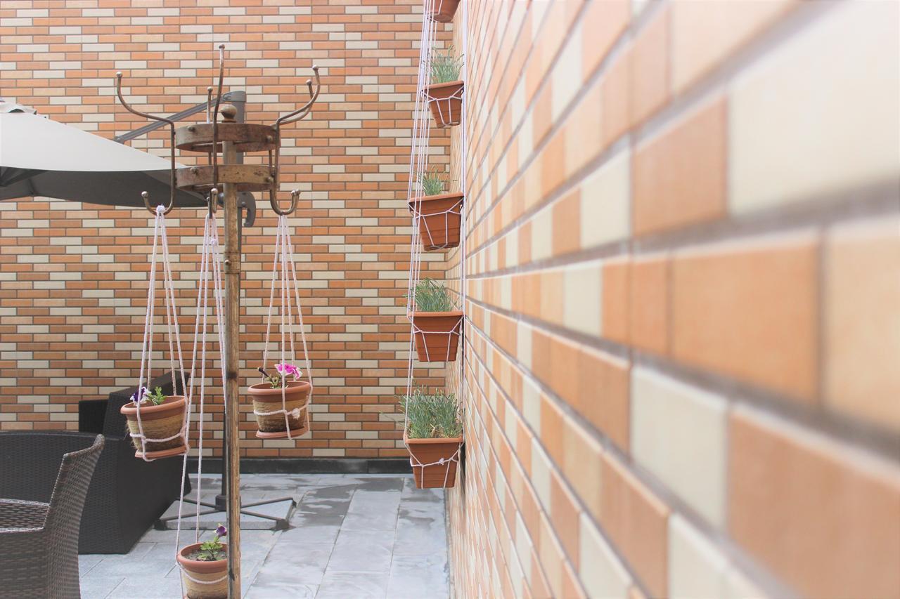 Hotel Plaza Viktoria Gümrü Dış mekan fotoğraf